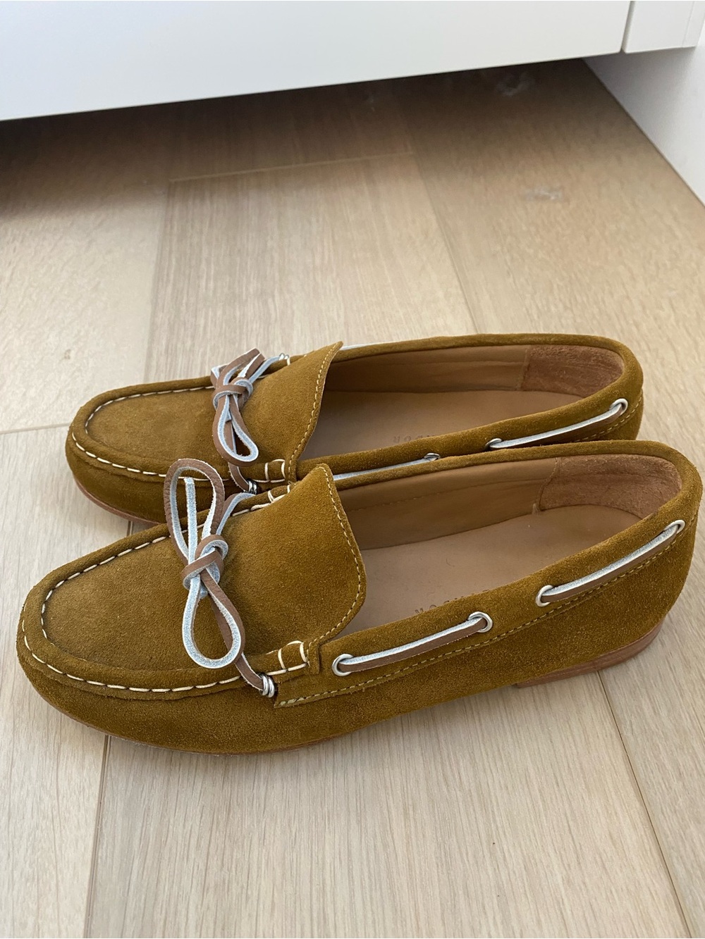 Freda Salvador Suede boat shoe with Contrast Laces